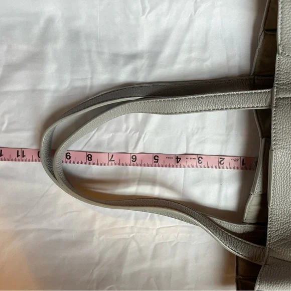 Gray tote bag with tassels - Picture 9 of 9